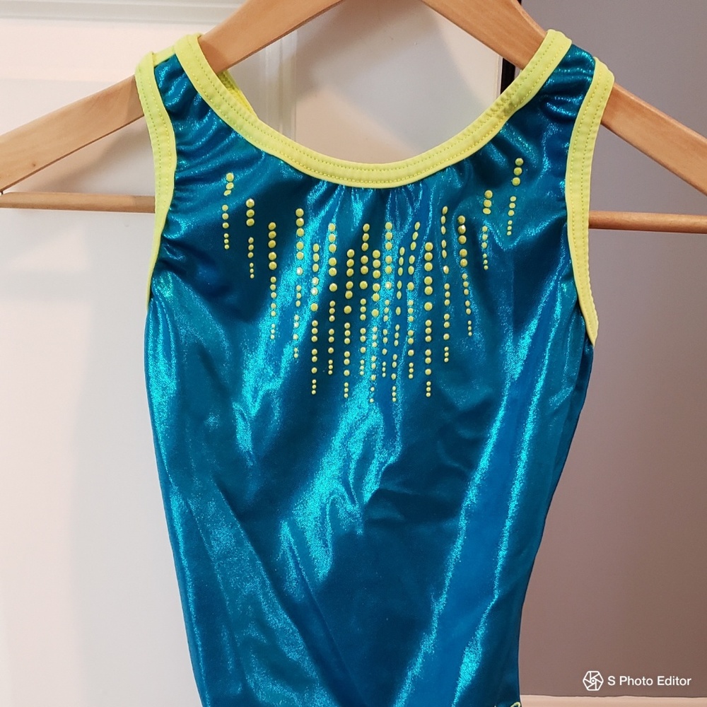 Women's Laurie Hernandez GK Leo
